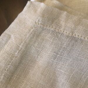 🕊️Kim Seybert Lightweight Jarden sheer woven linen napkins, set of four
